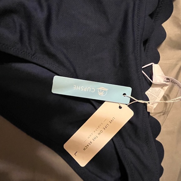 Cupshe bikini never worn tried on once - Picture 2 of 3